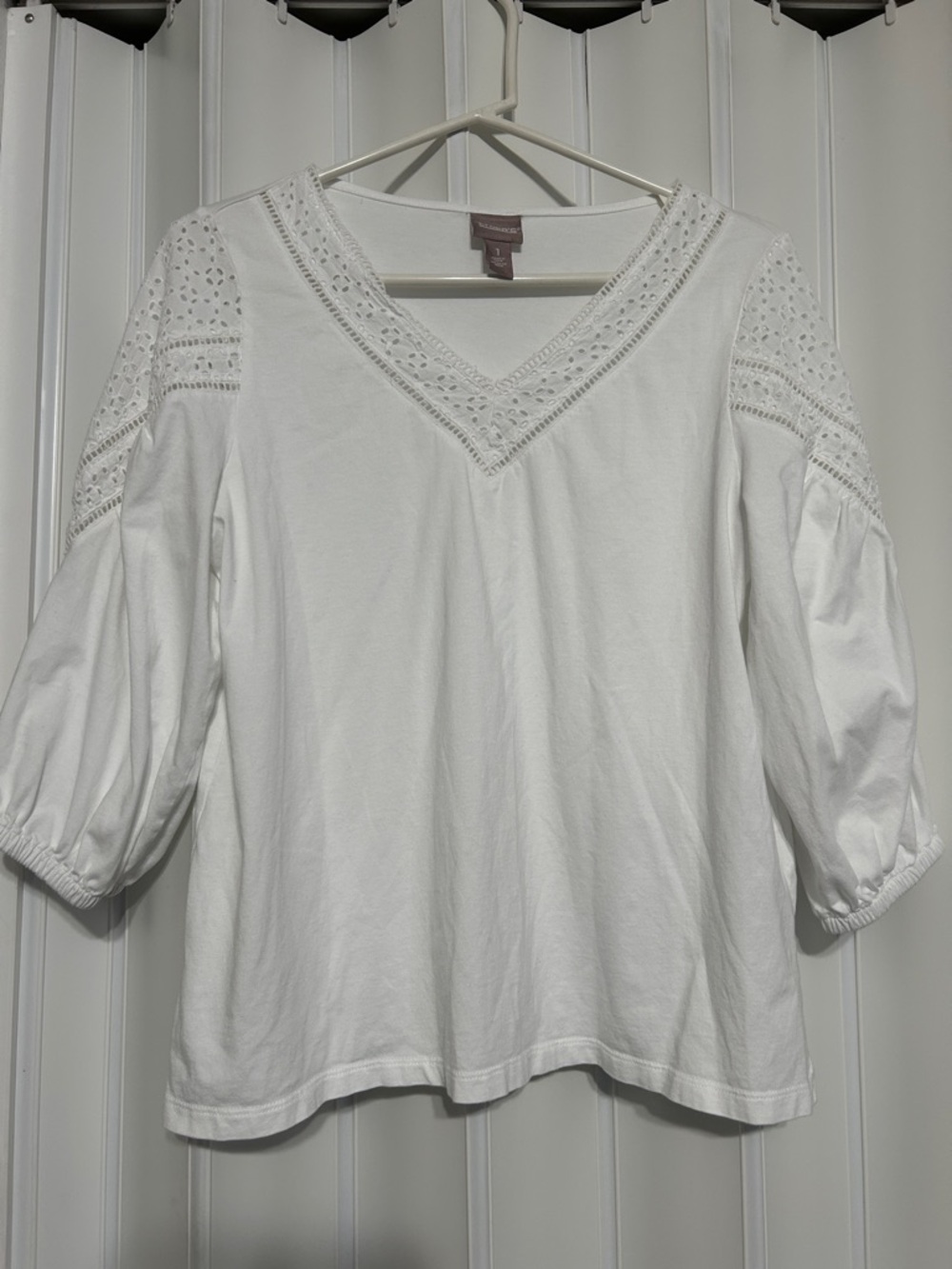 Chico's White Eyelet Lace Slub V-Neck Top, Size 1 (Medium 8/10) Puff Sleeve